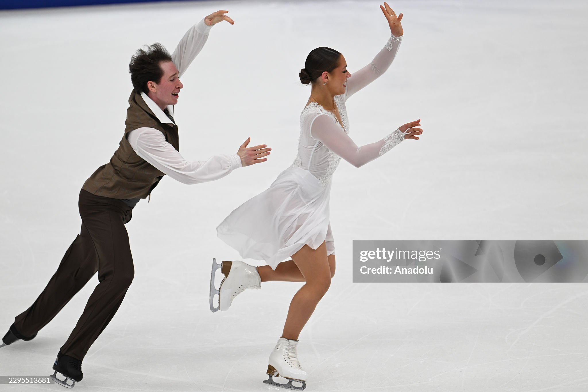 https://media.gettyimages.com/id/2295513681/photo/russian-national-figure-skating-teams-test-skates-in-moscow.jpg?s=2048x2048&w=gi&k=20&c=jVRIu65a8JFtIsGHvT5ue6r6EInV6331wT65AVsJ5DU=