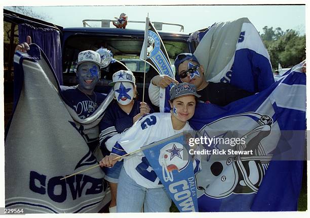 DALLAS COWBOYS FANS DISPLAY THEIR COLORS BEFORE THE SUPERBOWL.