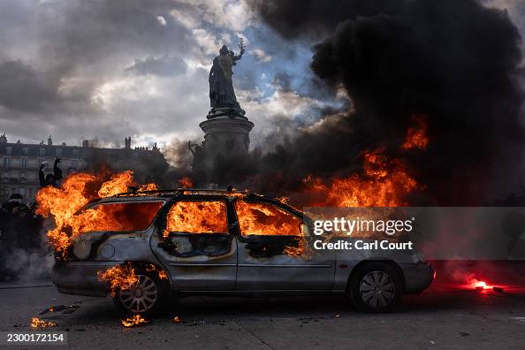 Gilets Jaunes Join French School Protestors For Weekend Of Action Gilets Jaunes Join French School Protestors For Weekend Of Action