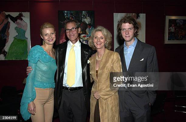 Gwyneth Paltrow, Bruce Paltrow, Blythe Danner and Jake Paltrow at the world premiere of 'DUETS' at the 25th annual Toronto film festival 9/9/00....