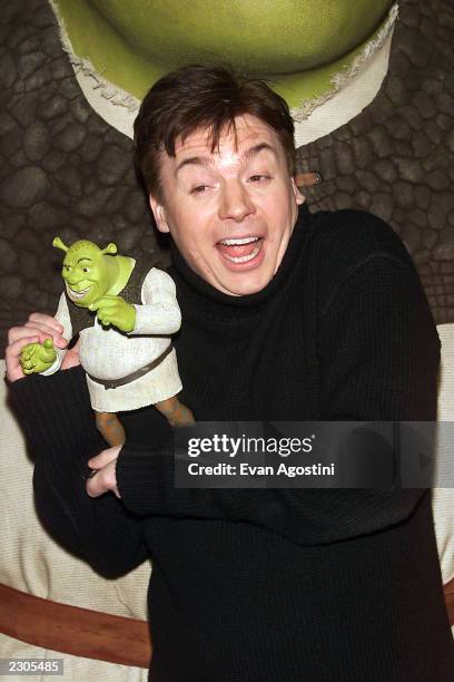 Imagedirect Shrek Doll Photos and Premium High Res Pictures - Getty Images