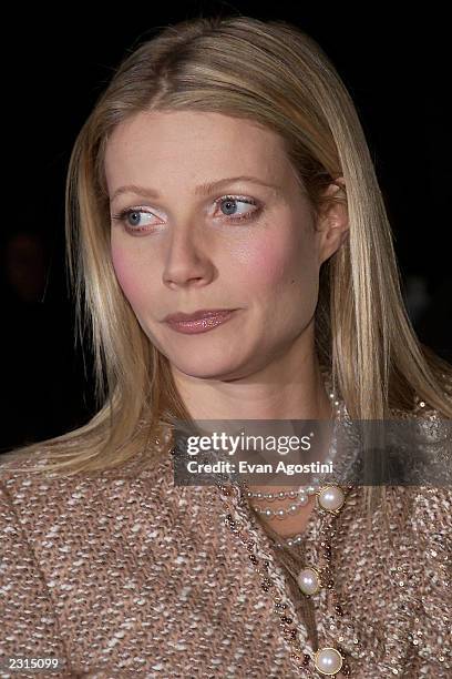 Gwyneth Paltrow arriving for a screening of "Shallow Hal" to benefit pediatric programs of St. Vincent's Hospital in New York City. 11/7/2001. Photo:...