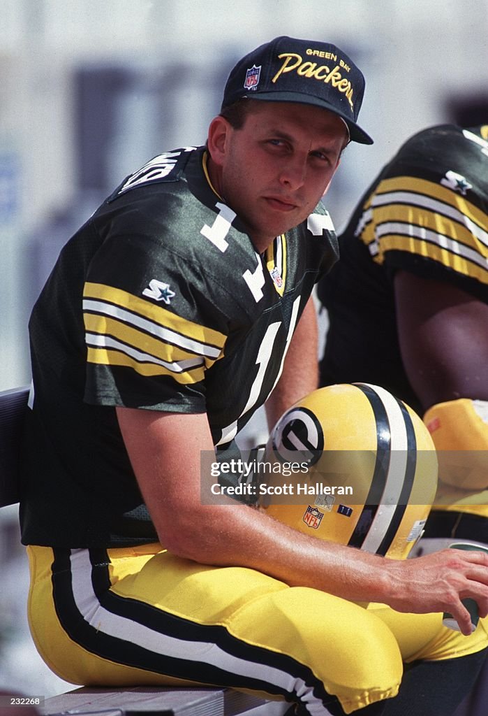 Quarterback Ty Detmer of the Green Bay Packers holds his helmet as he  News Photo - Getty Images