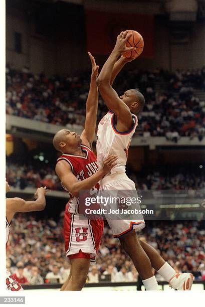 SYRACUSE ORANGEMEN FORWARD JOHN WALLACE DRIVES TO THE HOOP STRONG DURING A BIG EAST CONFERENCE GAME WITH THE ST. JOHN''S REDMEN.