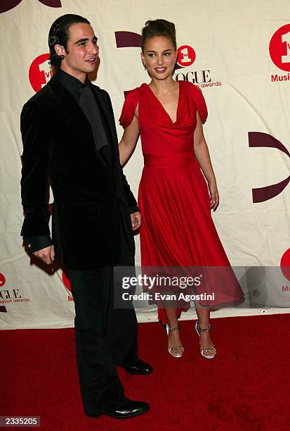 Designer Zac Posen with Natalie Portman arriving at the 2002 VH1 Vogue Fashion Awards at Radio City Music Hall in New York City, October 15, 2002....