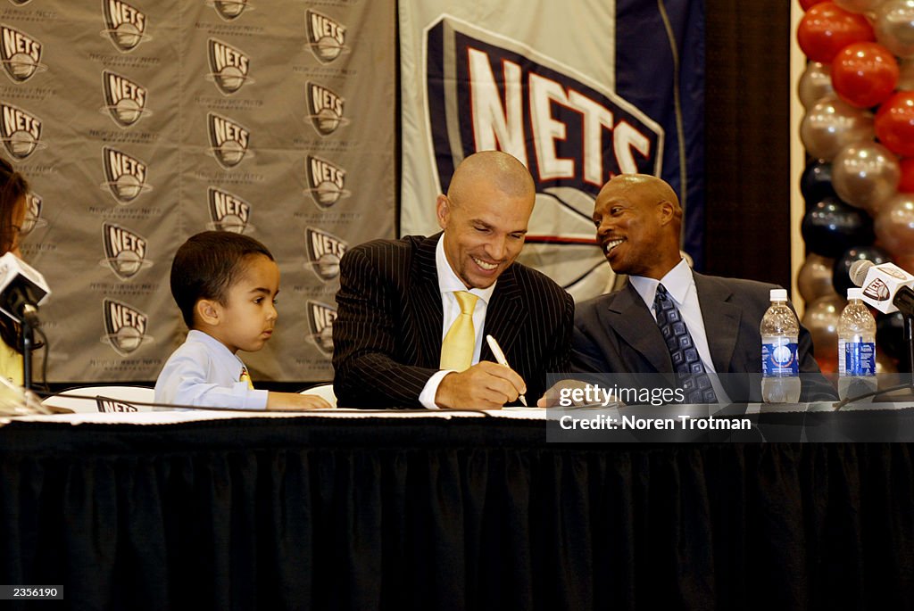 Kidd signs contract
