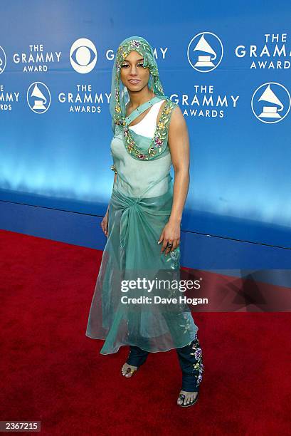 Alicia Keys arrives at the 44th Annual Grammy Awards at Staples Center in Los Angeles, Ca., Feb. 27, 2002.