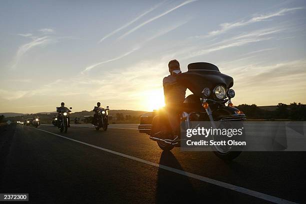 sturgis rally draws bikers to south dakota - bike rally stock-fotos und bilder