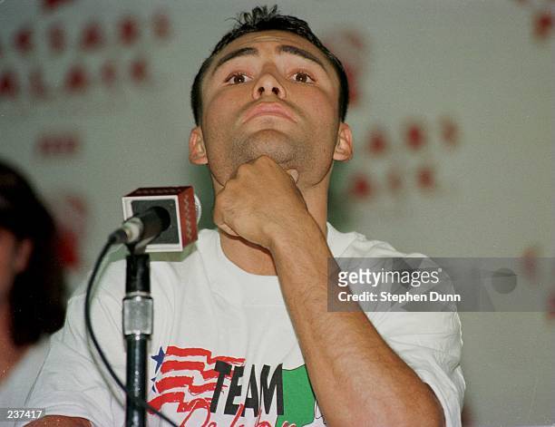 Oscar De La Hoya during his final press conference before his upcoming WBC Super Lightweight title challenge against Julio Cesar Chavez at Caesar''s...