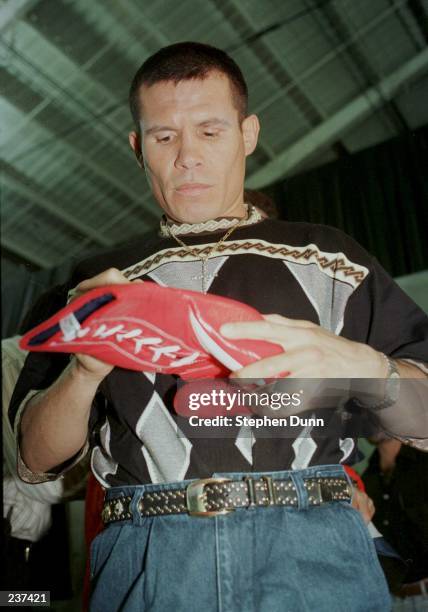 Boxer Julio Cesar Chavez signs an autograph at Caesar''s Palace in Las Vegas, Nevada following a press conference promoting his upcoming WBC Super...