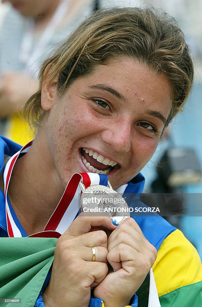 Brazilian diver Juliana Veloso holds her