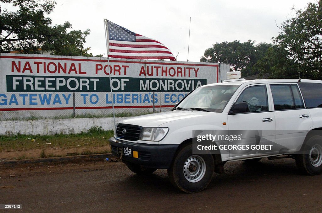 A vehicle of the US delegation leaves M
