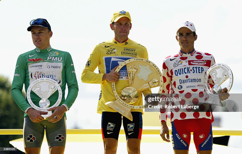 Baden Cook Lance Armstrong of the USA riding for the US Postal-Berry Floor team ...