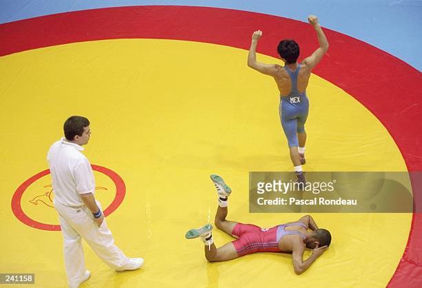 General view of a wrestling match during the Goodwill Games.