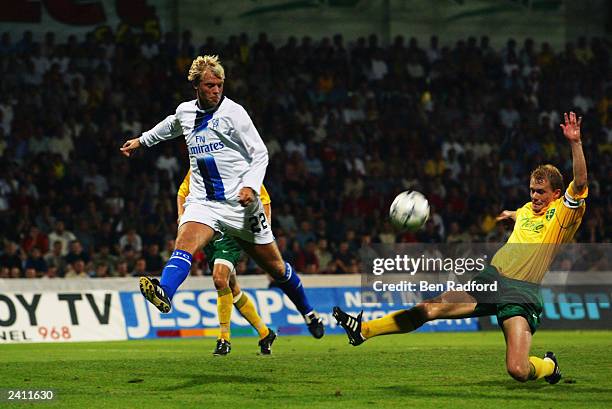 Eidur Gudjohnsen of Chelsea crosses the ball into the danger area during the UEFA Champions League qualifying round first leg match between MSK...