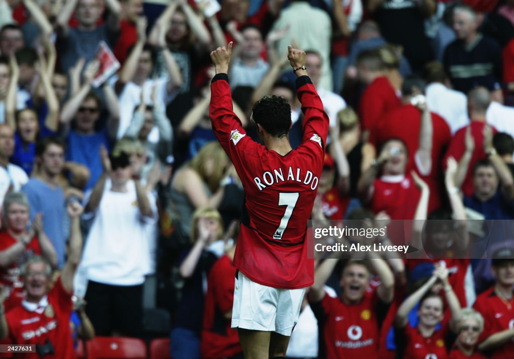 Cristiano Ronaldo of Manchester United salutes the fans