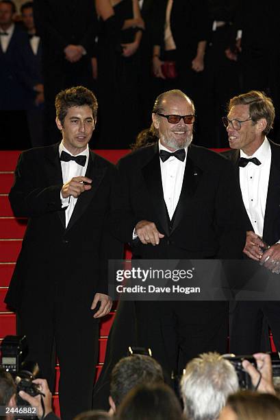 American actor Jack Nicholson attends the premiere of his film "About Schmidt" at the 55th International Film Festival on May 15, 2002 in Cannes,...