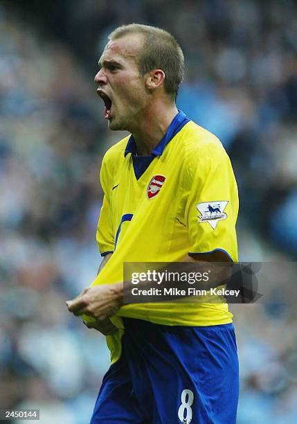 Fredrik Ljungberg of Arsenal celebrates after scoring the second goal during the FA Barclaycard Premiership match between Manchester City and Arsenal...