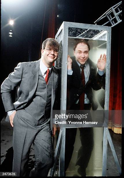 Penn & Teller pose for a portrait in New York City November 19, 1987 while rehearsing for an upcoming show.
