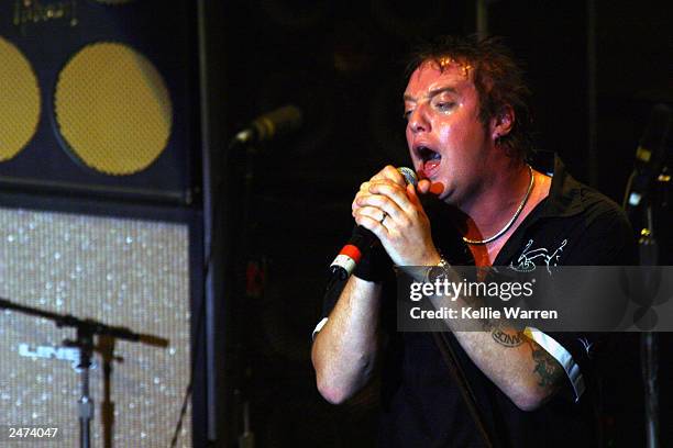 Singer Janci 1,445 Warrant Band Stock Photos, High-Res Pictures, and Images - Getty ...