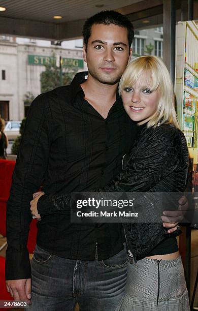 Actress Anna Faris arrives with boyfriend Ben Indra for the premiere of "Lost in Translation" at the Chelsea West Theater September 9, 2003 in New...