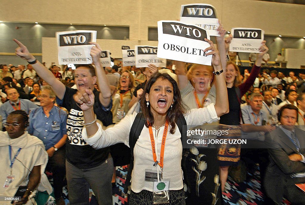 Members of non-governmental groups prote