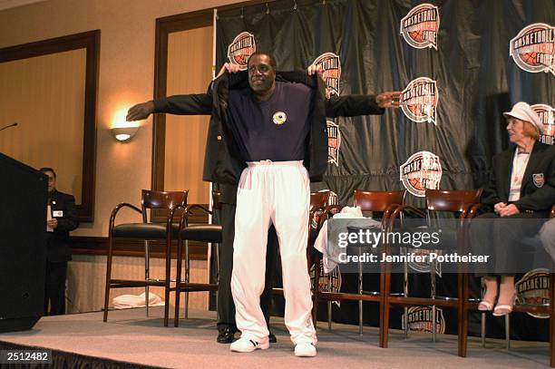 Harlem Globetrotter "Clown Prince" Meadowlark Lemon receives his jacket at the Basketball Hall of Fame Enshrinement Press Conference on September 5,...