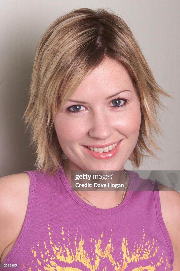 Dido Raso British singer Dido poses for photopraphers backstage at her concert ...