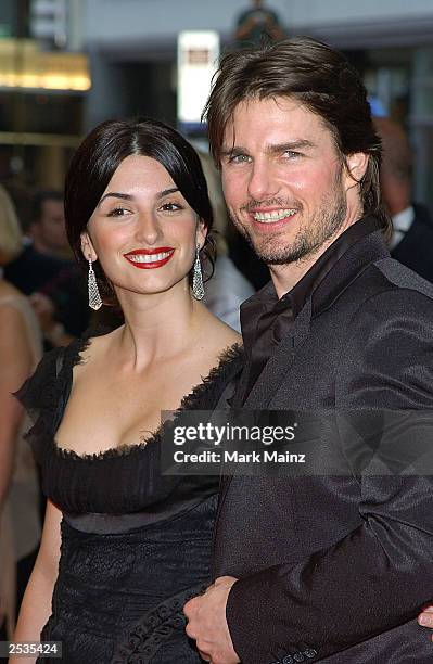 Actor Tom Cruise and actress Penelope Cruz attend the film premiere of "Minority Report" at the Ziegfeld Theater, June 17, 2002 in New York City.