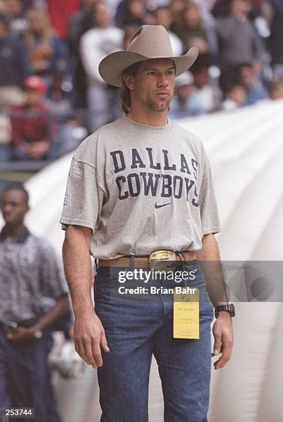 Tight end Jay Novacek of the Dallas Cowboys looks on during a playoff game against the Minnesota Vikings at Texas Stadium in Irving, Texas. The...