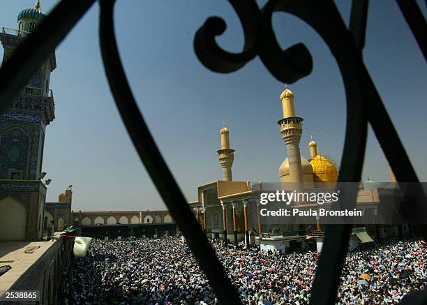 Muslims In Iraq Khadimiya Photos and Premium High Res Pictures - Getty Images