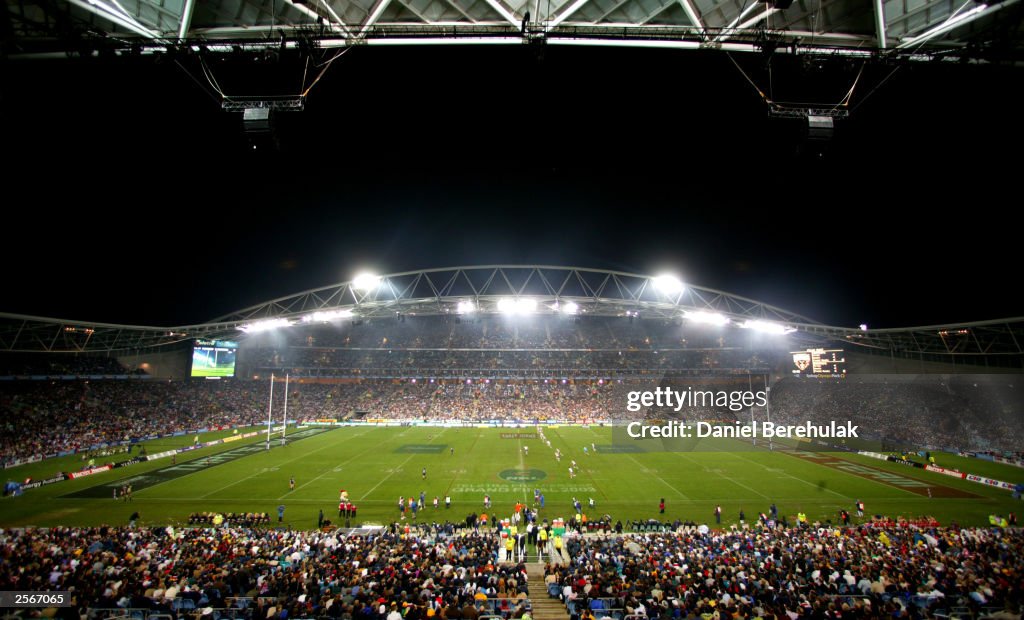 A general view of Telstra Stadium before kick-off