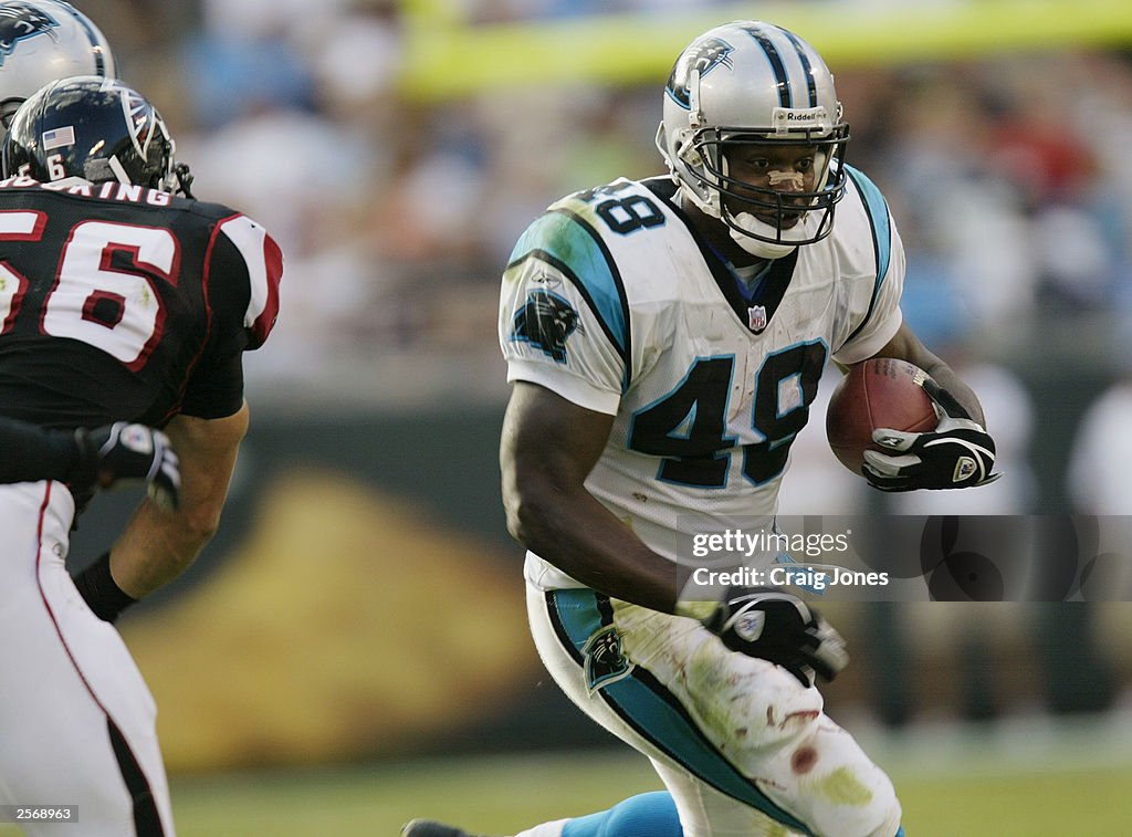 Stephen Davis runs the ball