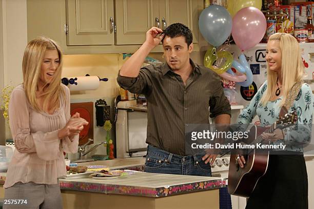 Jennifer Aniston , Matt LeBlanc, and Lisa Kudrow fn the hit NBC series "Friends" perform during one of their last shows on the Warner Bros lot Sept....