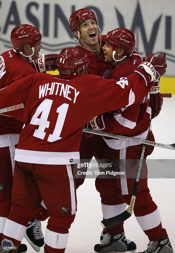 Red Wings celebrate Yzerman's game-winning goal