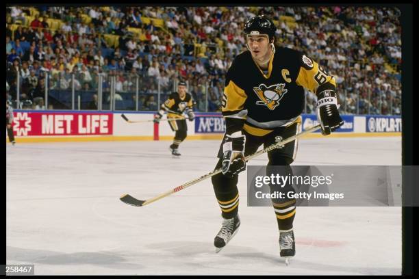 Center Mario Lemieux of the Pittsburgh Penguins skates on the ice during a game. Mandatory Credit: Allsport /Allsport