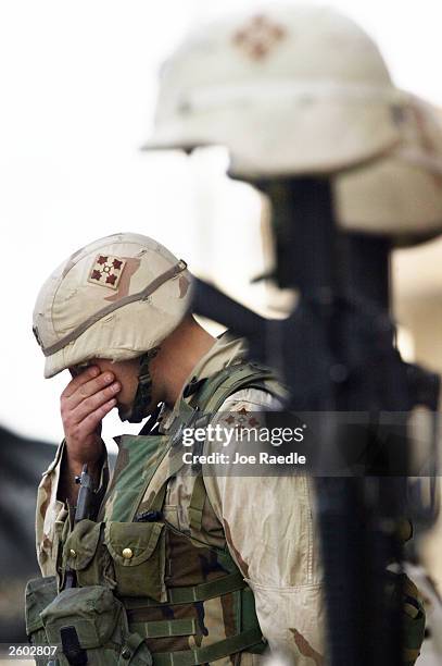 memorial service for u.s. army soldiers in tikrit - iraq tikrit stock pictures, royalty-free photos & images