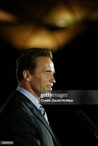 20 President George W Bush Meets With California Governor Elect Arnold