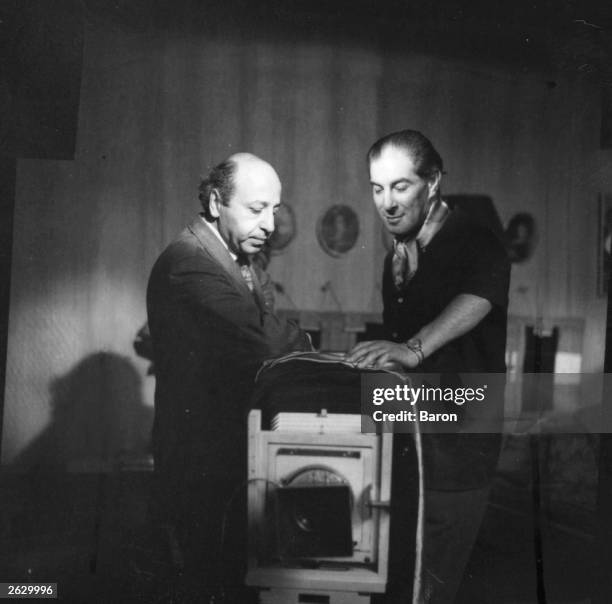 Baron R Camera Baron Nahum Photos and Premium High Res Pictures - Getty Images