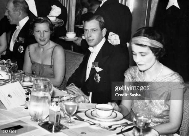 Lady Mary Dunn, George Edward Alexander Edmund, the Duke of Kent, and the Duchess of Rutland at a dinner held at Claridges Hotel in aid of the Clarke...