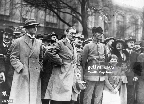 Adolf Hitler, Alfred Rosenberg and Dr Friedrich Weber of the Freikorps Oberland , during the Munich Putsch.