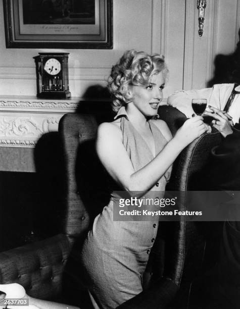 American film star Marilyn Monroe on her knees. Original Publication: People Disc - HW0702