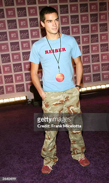 Singer Alfonso Herrero arrives at the MTV Video Music Awards Latin America 2003 at the Jackie Gleason Theater on October 23, 2003 in Miami, Florida.