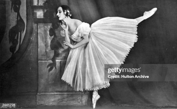 Russian ballerina Anna Pavlova perfroming in a production of 'Chopiniana' in New Zealand.