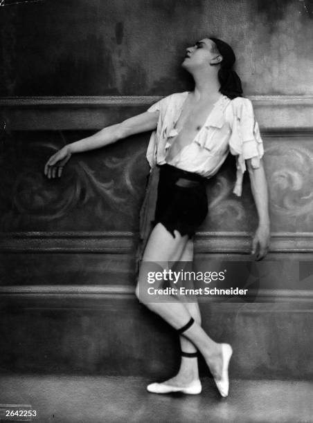 Russian dancer Boris Kniaseff dancing in the revue 'Attention Wave 505' at the Admiral's Palace Theatre, Berlin.