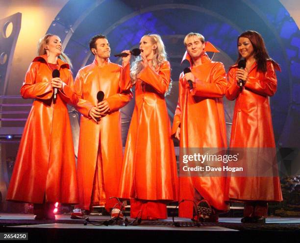 British pop stars Claire Richards, Lee Latchford Evans, Faye Tozer, Ian "H" Watkins and Lisa Scott Lee of the pop group "Steps" perform on stage at...
