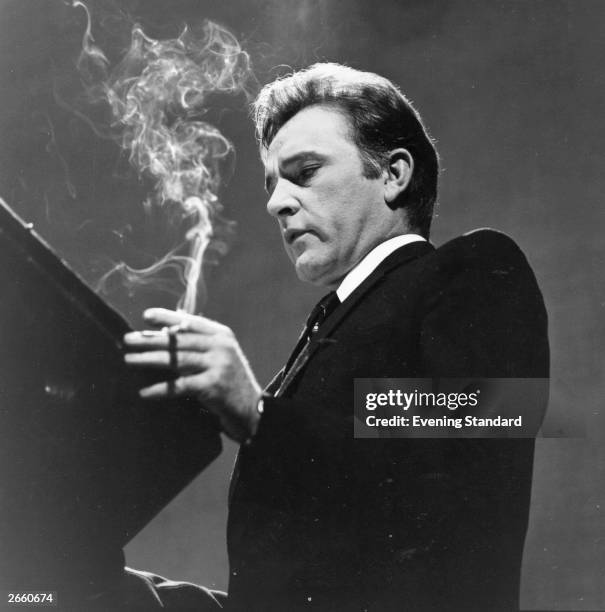 burton cigarettes Amsterdam Pipe Museum 1952, A portrait of Welsh