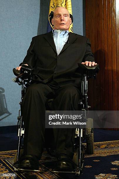 Christopher Reeve Chair 1,044 Superman Christopher Reeve Stock Photos, High-Res Pictures, and ...
