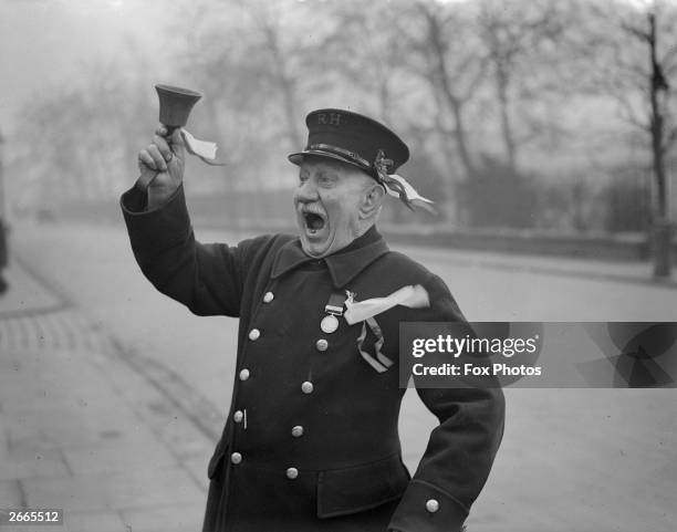 Chelsea Pensioner with ribbons in the Chelsea Football Club colours.