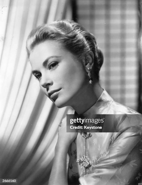 American actress Grace Kelly, later Princess Grace of Monaco .